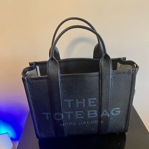Marc Jacob medium leather tote. Excellent condition. Never used